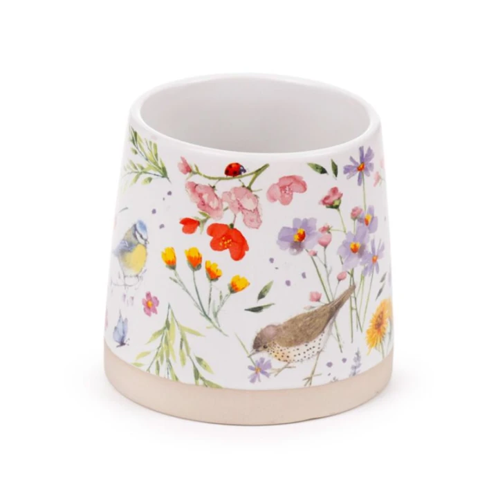 MUG998_008_1781168024.jpg